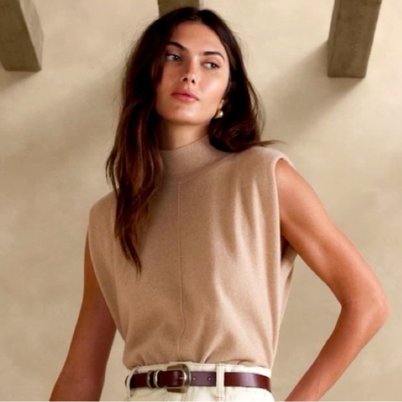 Banana Republic Sweaters - Banana Republic Franca Padded Shoulder Cashmere Sweater